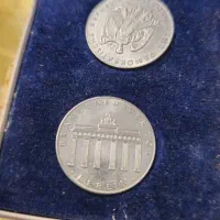 دو مدال کلکسیونی قدیمی آلمان شرقی ۱۹۶۷ با جعبه