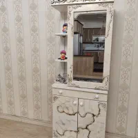 یک عدد بوفه و یک عدد جاکفشی و زیر تلویزیونی