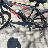 دوچرخه و کلاه دوچرخه سواری و اسکیت