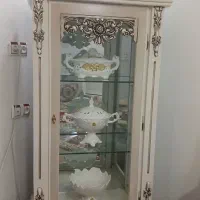 بوفه شیک همراه با وسایل داخلش