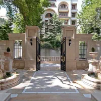 ۲۲۰متر/لوکیشین قوی/فول امکانات