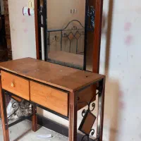 تخت دو نفره با میز آرایش و میز کوچک کنار تخت|تخت و سرویس خواب|دزفول, |دیوار