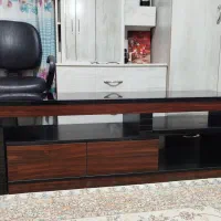 میز زیر تلویزیون