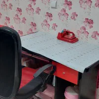میز و صندلی در حد نو