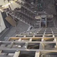 طراحی و تولید تخصصی پله گرد فلزی .