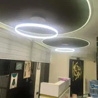همخانه خانم خانه تمیز با وسایل