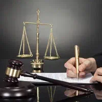 وکیل پایه یک دادگستری