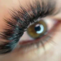 خدمات و آموزش تخصصی اکستنشن مژه لیفت و لمینت