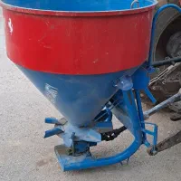 شخم،کود سمپاشی