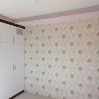 نصاب انواع کاغذ دیواری و پوستر و برچسب و کفپوش