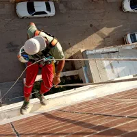 کار در ارتفاع باطناب بدون نیاز به داربست لیان