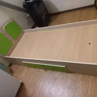 تخت خواب بچه و کمد بچه