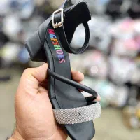 صندل دخترانه مشکی پاشنه دار نگین سایز ۳۰ تا ۳۶