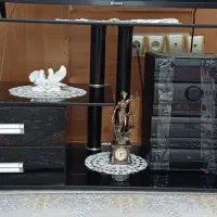 دو عدد میز تلویزیون شیشه ای