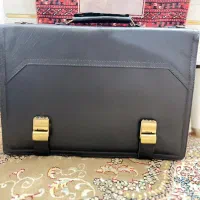 یک عدد کیف اداری