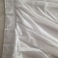 پرده حریر شیری به ابعاد یک و نیم در دو و بیست