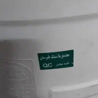 فروش بشکه آب ۱۰۰ لیتری ۲۳۰۰،یک چهار پایه آهنی