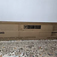 یه دقیقه بیا|پیانو، کیبورد، آکاردئون|نور, |دیوار