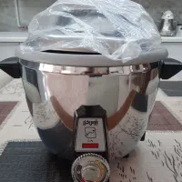 یک عدد پلو پز برقی نو مارک پارس خزر