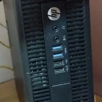 میز و کامپیوتر