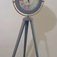 ساعت ایستاده