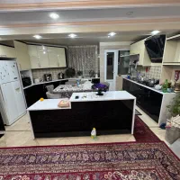 اپارتمان۱۳۶متری/سه‌خوابه/فول‌امکانات/منیریه