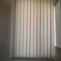 دو عدد پرده عمودی طوسی کمرنگ|پرده، رانر، رومیزی|سبزوار, امیر کبیر|دیوار