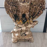 مجسمه عقاب