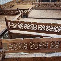 تخت چوبی گره چینی و میزو صندلی|کافی‌شاپ و رستوران|شیراز, علوم پزشکی|دیوار
