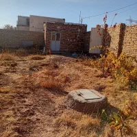 زمین چهار دیواری