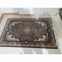 یه فرش یک ونیم متری کاملا نو