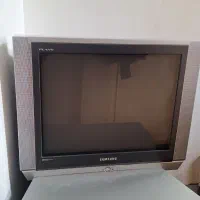 تلویزیون سامسونگ با میز