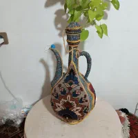 کوزه قدیمی با روکش فرش
