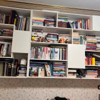 کتابخانه دیواری و میز زیر آن«کاملاً سالم و تمیز»|کتابخانه، شلف، قفسه‌های دیواری|تهران, پاسداران|دیوار