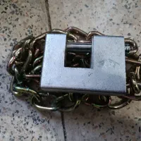 قفل کتابی پارس بزرگ و زنجیر نو