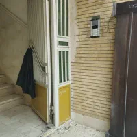 پاک کردن برچسب های روی درو دیوارمنزل|خدمات نظافت|اراک, |دیوار