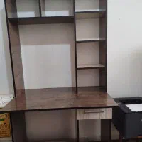 میز مطالعه با کتابخانه