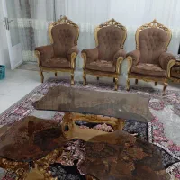 مبل نه نفره راحتی درحدنو با میز مبلمان سلطنتی|مبلمان خانگی و میز عسلی|نجف‌آباد, کهریزسنگ|دیوار