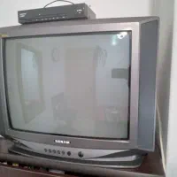 یک دستگاه تلویزیون ۲۱ اینچ