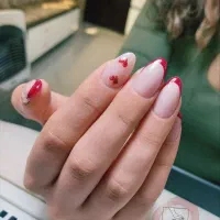 تخفیف ۵۰ درصدی کاشت ناخن