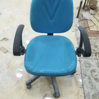 صندلی لاکی. و صندلی اداری