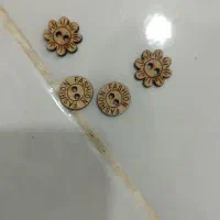 دکمه چوبی ۳هزار ۷۰۰ تا