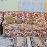 دو دست مبل راحتی و سلطنتی|مبلمان خانگی و میز عسلی|شیروان (خراسان), |دیوار