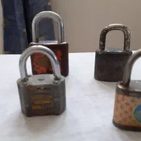 تعدادی قفل های کلکسیونی|کلکسیون اشیاء عتیقه|بجنورد, |دیوار