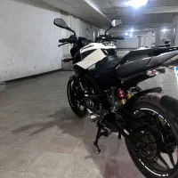 باجاج پالس ان اس 200 مدل 96 سفید|موتورسیکلت|شیراز, گود خزینه|دیوار