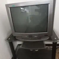 فروش تلویزیون قدیمی سالم تمیز بدون تعمیر با میز