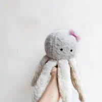 عروسک مناسب کودک|اسباببازی بچه|رشت, منظریه|دیوار