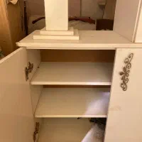 جاکفشی و جا لباسی