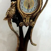 ساعت دیواری ایستاده