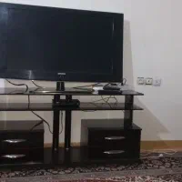 تلویزیون۴۰اینچ سامسونگ بهمراه میز و گیرنده دیجیتال